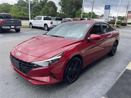 2023 Hyundai ELANTRA SEL