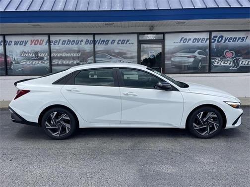 2025 Hyundai ELANTRA SEL Sport