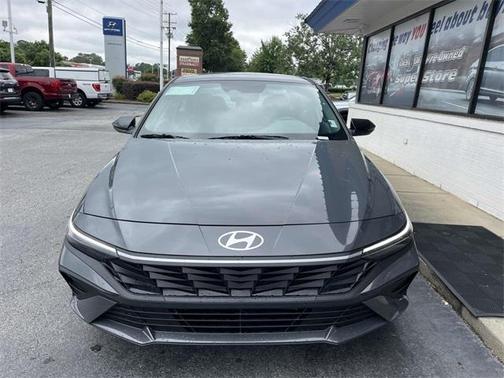 2025 Hyundai ELANTRA HEV SEL