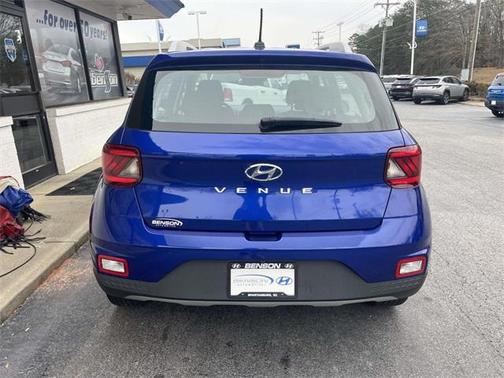 2024 Hyundai VENUE SEL