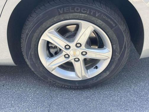 Sterling Gray Metallic 2024 Chevrolet Malibu LT