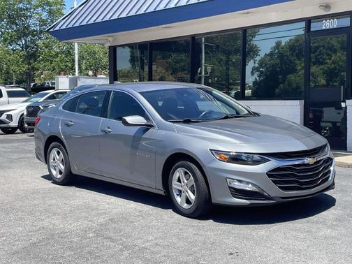 Sterling Gray Metallic 2024 Chevrolet Malibu LT