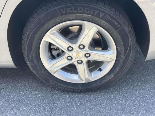 Sterling Gray Metallic 2024 Chevrolet Malibu LT