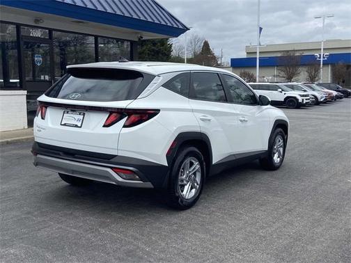 2025 Hyundai TUCSON SE