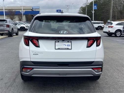2025 Hyundai TUCSON SE