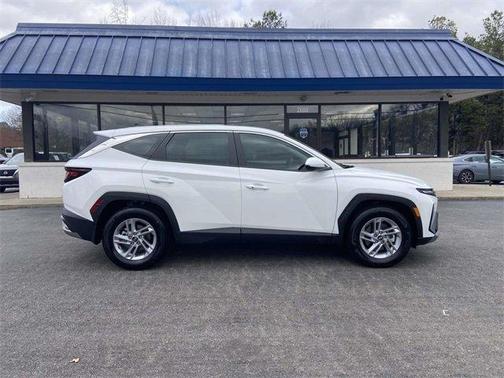 2025 Hyundai TUCSON SE