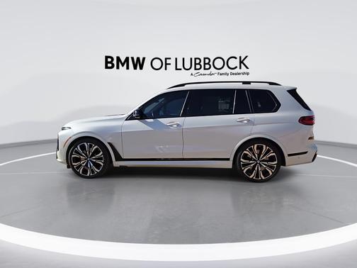2023 BMW X7 M60i