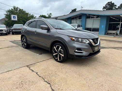 Gun Metallic 2022 Nissan Rogue Sport SL