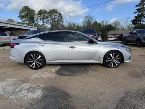 2021 Nissan Altima SR FWD