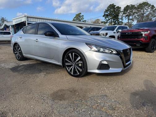 2021 Nissan Altima SR FWD