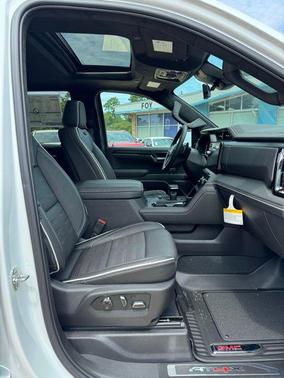 2025 GMC Sierra 1500 AT4X