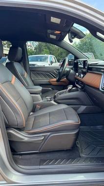 Sterling Metallic 2024 GMC Canyon AT4
