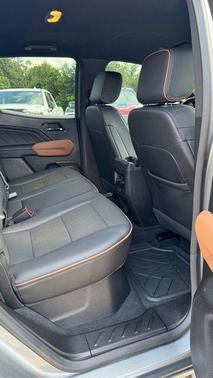 Sterling Metallic 2024 GMC Canyon AT4