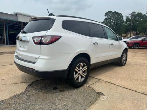 Summit White 2017 Chevrolet Traverse 1LT