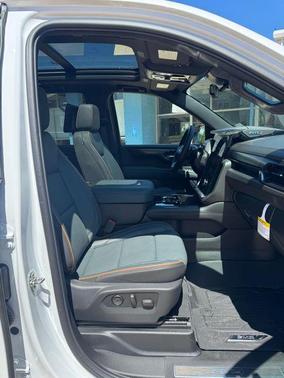 Summit White 2026 GMC Yukon XL 4WD AT4
