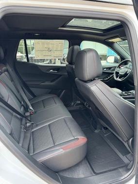 Polar White Tricoat 2026 Chevrolet Equinox FWD RS