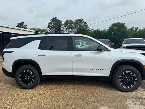 Polar White Tricoat 2026 Chevrolet Traverse AWD Z71