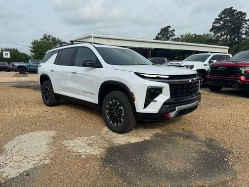 Polar White Tricoat 2026 Chevrolet Traverse AWD Z71