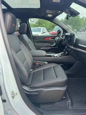 Polar White Tricoat 2026 Chevrolet Traverse AWD Z71