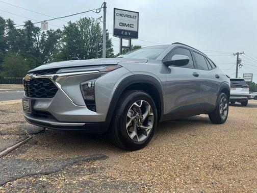 Sterling Gray Metallic 2025 Chevrolet Trax LT