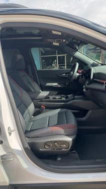 Iridescent Pearl Tricoat 2025 Chevrolet Equinox FWD RS