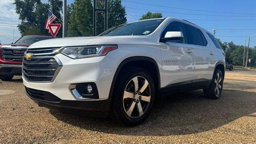 Iridescent Pearl Tricoat 2018 Chevrolet Traverse LT Leather