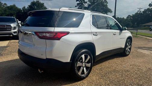 Iridescent Pearl Tricoat 2018 Chevrolet Traverse LT Leather