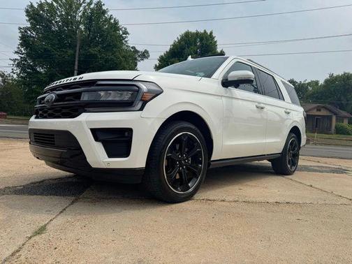 Star White Metallic Tri-Coat 2023 Ford Expedition Limited