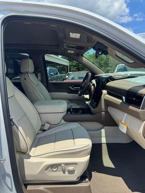 Glacier White Tricoat 2026 GMC Yukon Denali