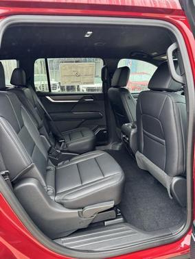 2026 GMC Acadia Elevation FWD