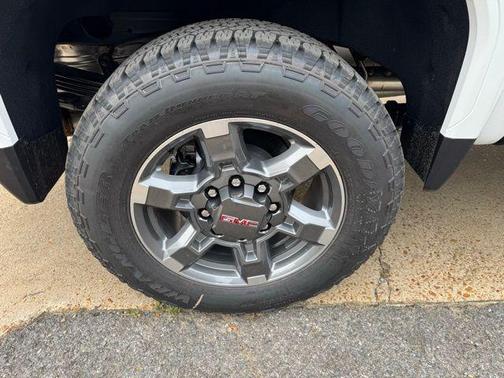 2025 GMC Sierra 2500 SLT