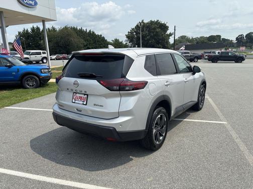 Brilliant Silver Metallic 2024 Nissan Rogue SV