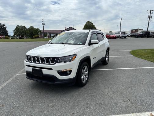 White Clearcoat 2018 Jeep Compass Latitude