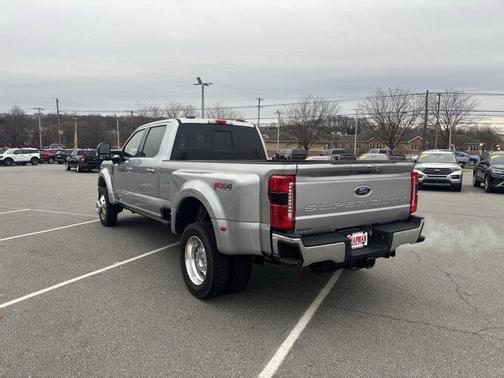 2023 Ford F-450 Lariat