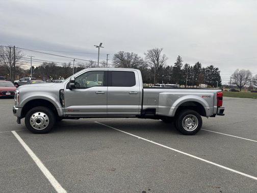 2023 Ford F-450 Lariat