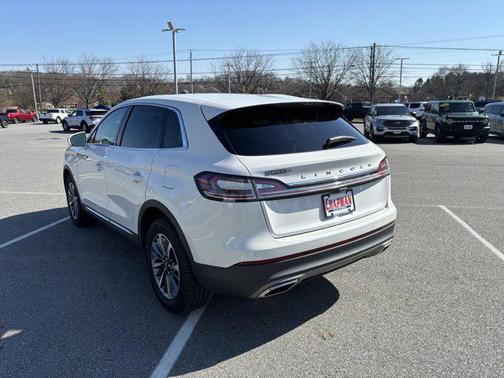 Pristine White Metallic Tri-Coat 2022 Lincoln Nautilus Standard
