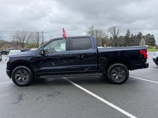 2025 Ford F-150 Lightning Flash