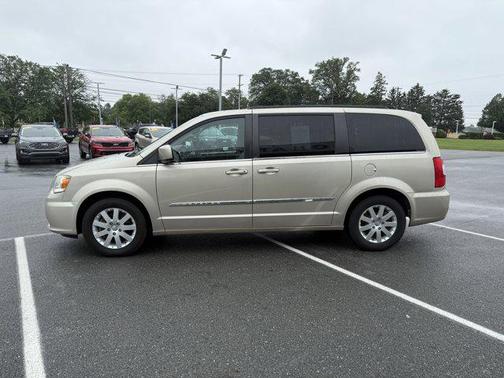 2014 Chrysler Town & Country Touring