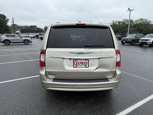 2014 Chrysler Town & Country Touring