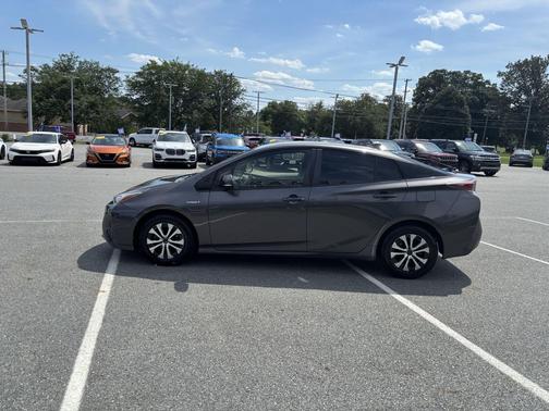 Magnetic Gray Metallic 2018 Toyota Prius One