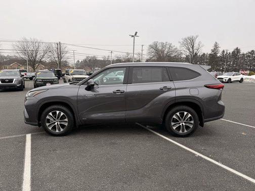 2021 Toyota Highlander Hybrid XLE