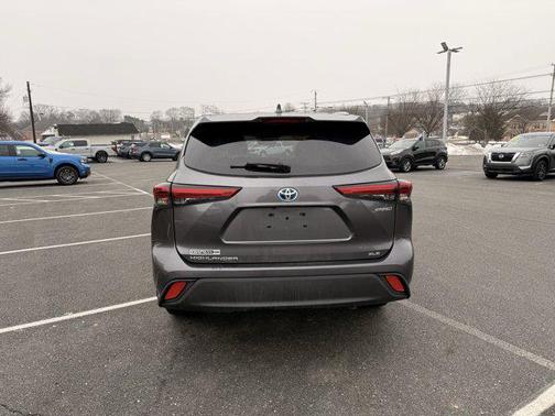 2021 Toyota Highlander Hybrid XLE