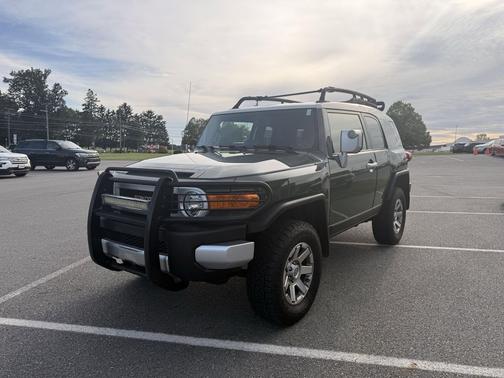 Army Green 2014 Toyota FJ Cruiser Base