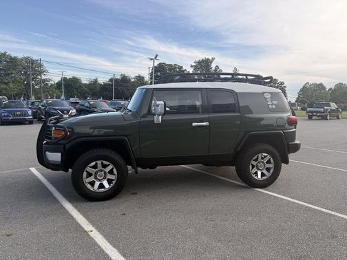 Army Green 2014 Toyota FJ Cruiser Base