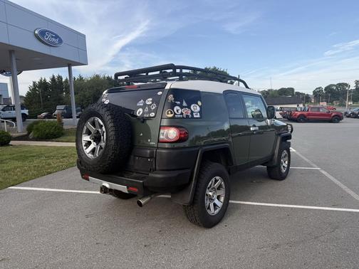 Army Green 2014 Toyota FJ Cruiser Base