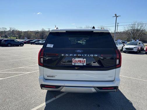 Star White Metallic Tri-Coat 2026 Ford Expedition Max Platinum