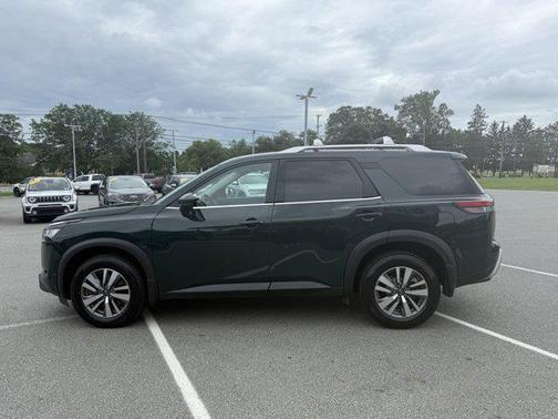 2022 Nissan Pathfinder SL 4WD