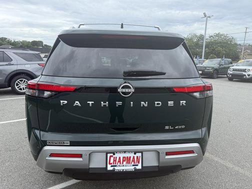2022 Nissan Pathfinder SL 4WD