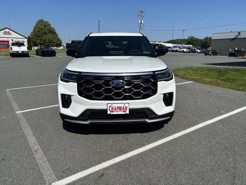 Star White Metallic Tri-Coat 2026 Ford Explorer Platinum