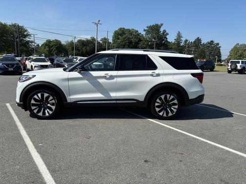 Star White Metallic Tri-Coat 2026 Ford Explorer Platinum